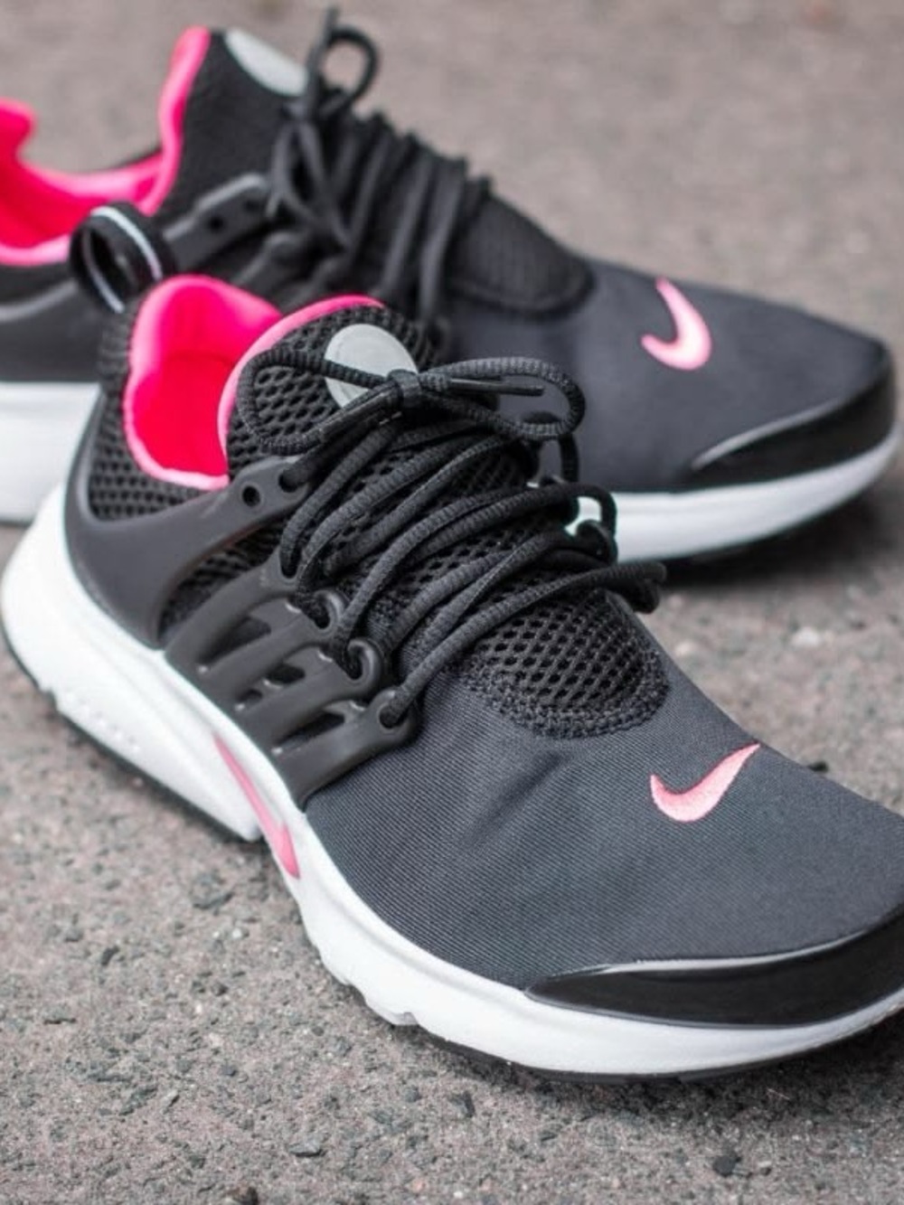 Nike Presto Black/Hyper Pink White - Size 7Y